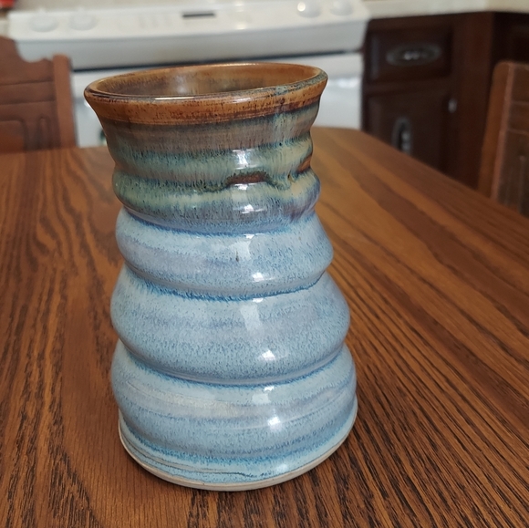Ceramic Earthenware Ripple Blue Vase by Zoe - Picture 6 of 9